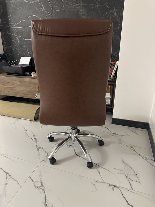 Кресло для ШЕФА. Натуральная кожа, регулируется посадка .