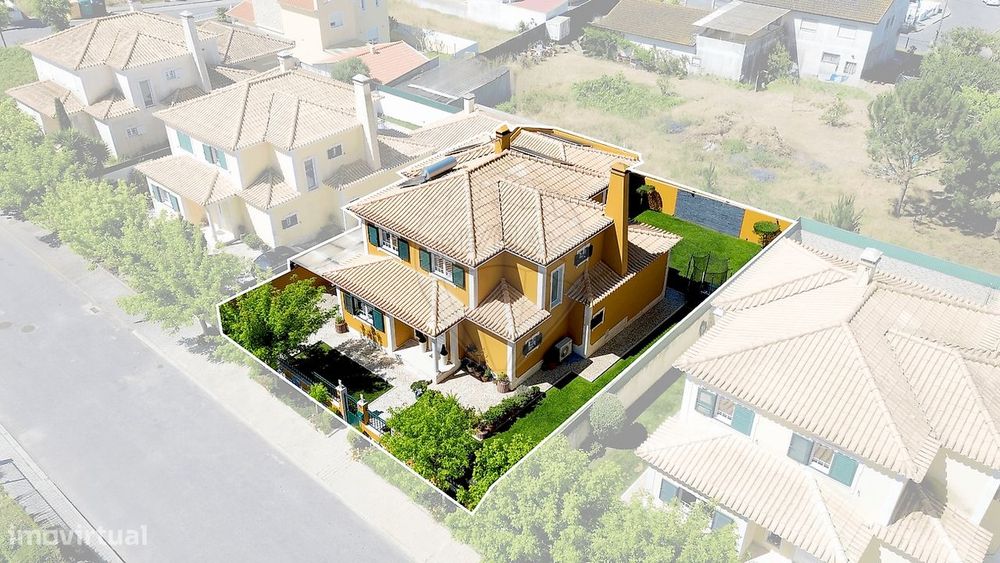 Moradia T4 para venda