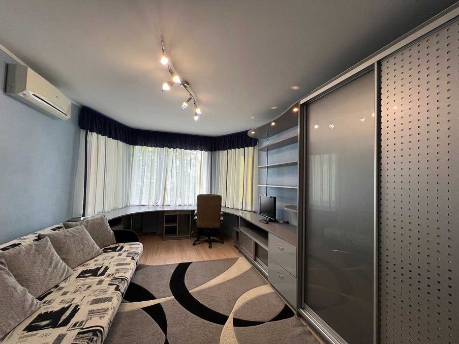 Продажа просторная 4ком квартира кирпичный дом Казакова Центр Гагарина