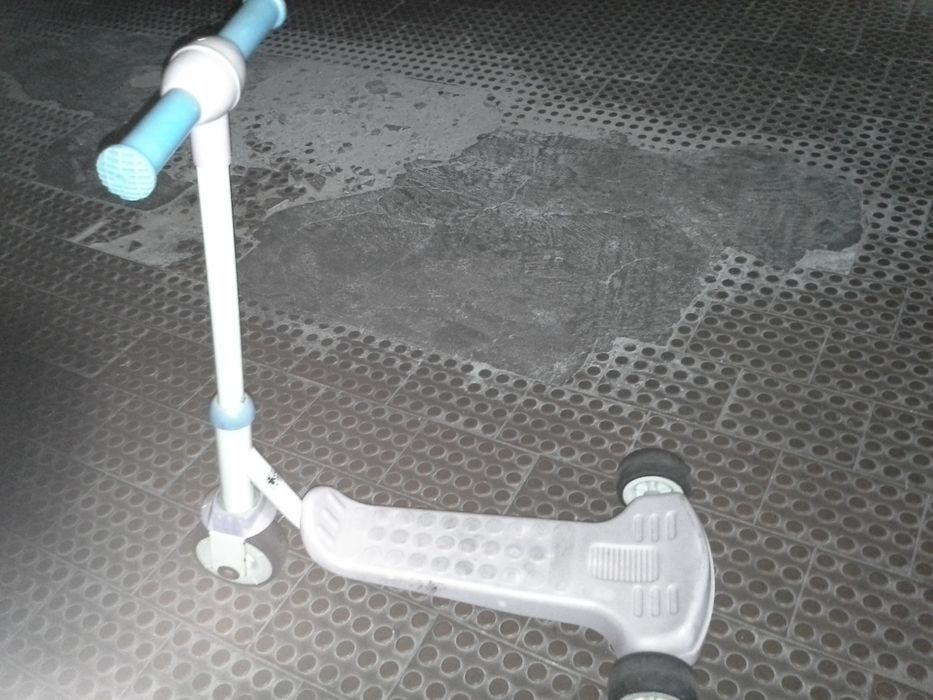 Trotineta 3 rodas.