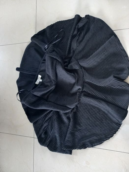 Gorsecik z baskinką bershka r.M
