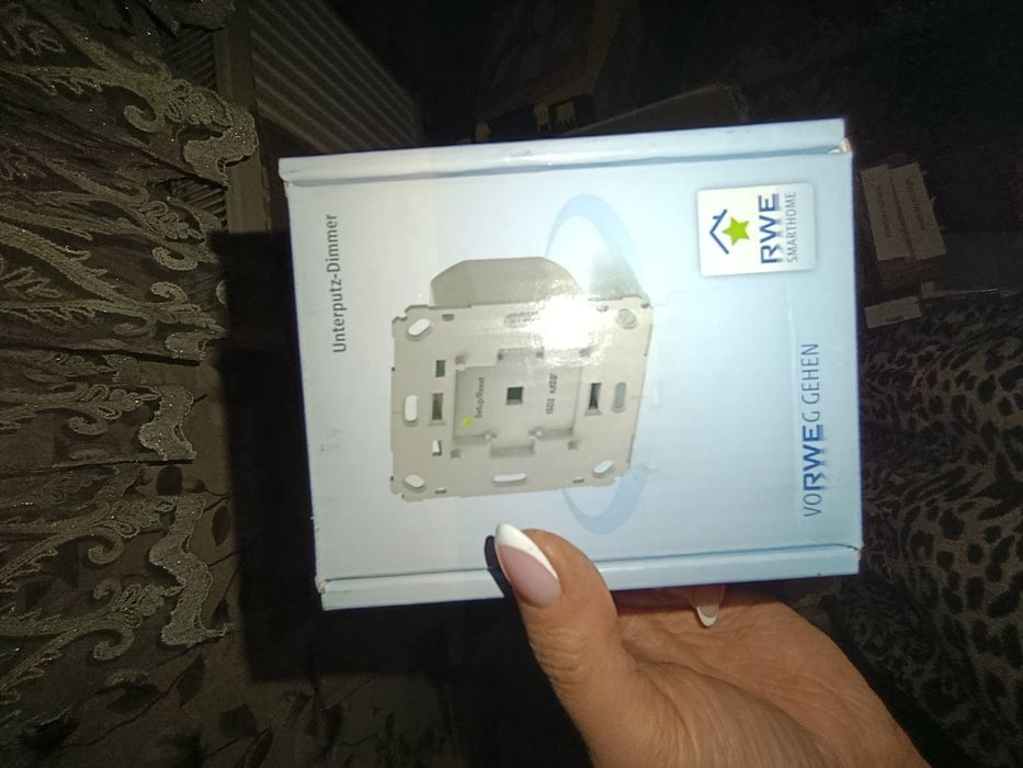 встроенный диммер для системы умного дома RWE SmartHome (модель ISD2).