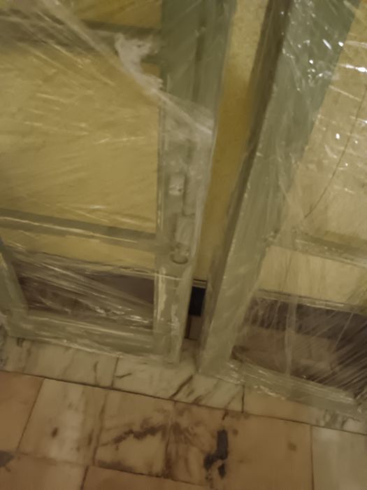 Janelas antigas limpas pintadas