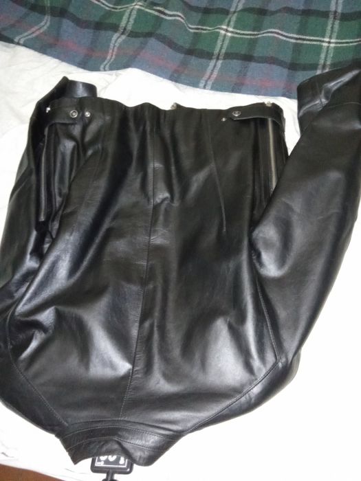 Куртка шкіряна .