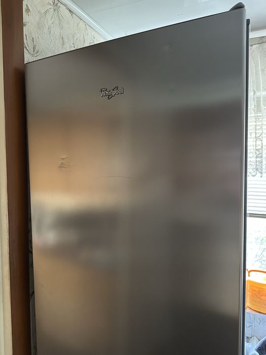 Холодильник Whirlpool