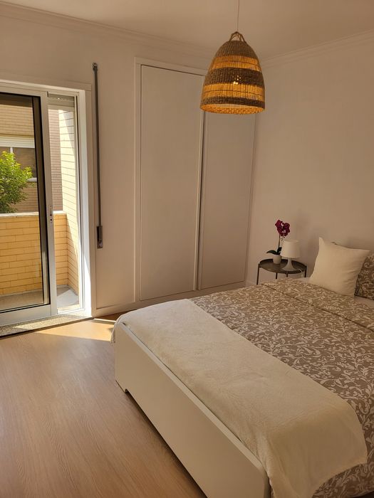 Apartamento t2 com piscina e garagem fechada em condomínio fechado em Esposende, totalmente remodelado.  Não pretendo ser contactado por imobiliárias.
