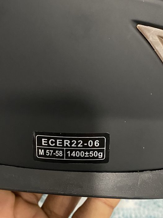 Capacete preto de moto