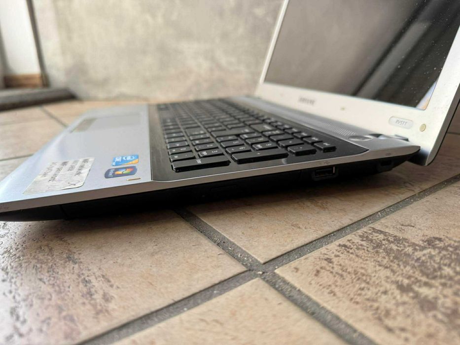 Laptop Samsung NP-RV511