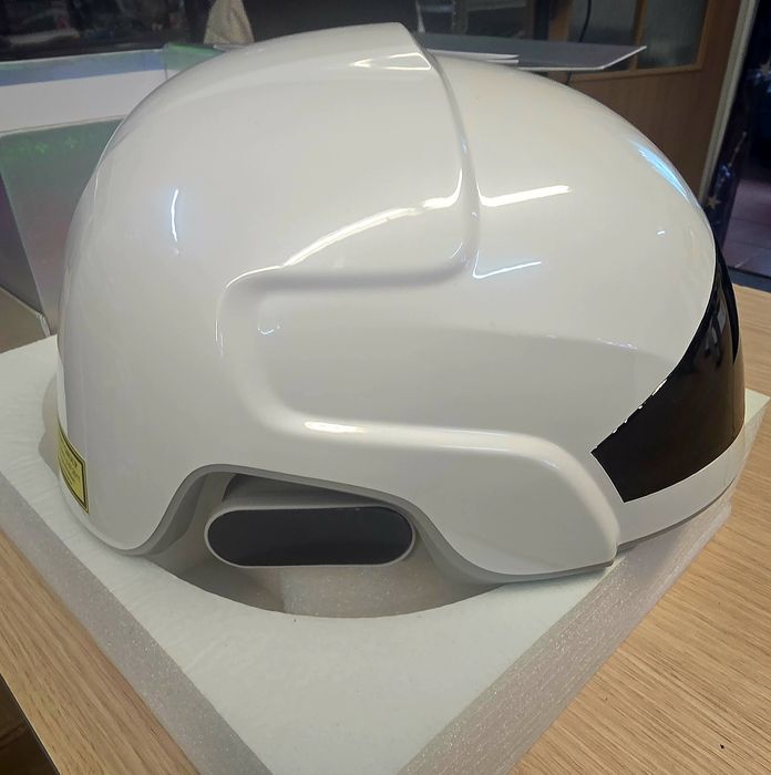 Hełm laserowy do stymulacji wzrostu włosów marki Lescolton, model LS-D613