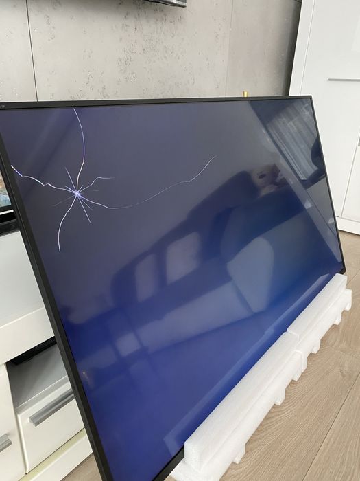 Telewizor SONY 4K 55” (lekko uszkodzony)