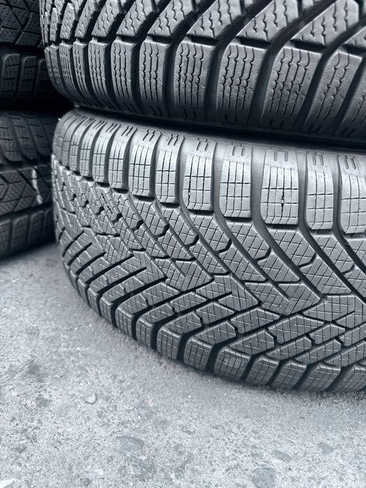 225 45 17 Pirelli Cinturato Winter 2 99% 2024 Шини Зима