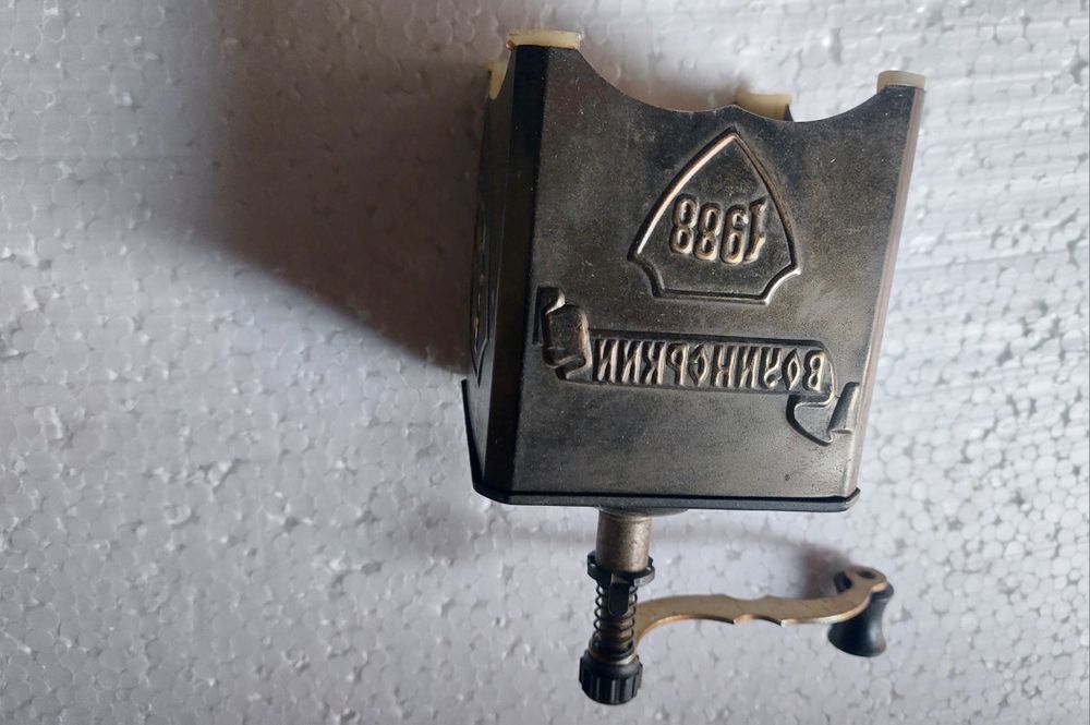 Кофемолка ручная Володимир.