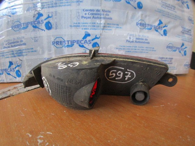Farolim nevoeiro trás esquerdo OPEL Corsa C