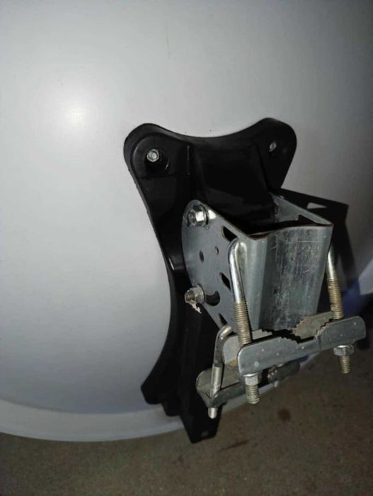 Antena satelitarna 80 konwerter QUAD (4 gniazda F)