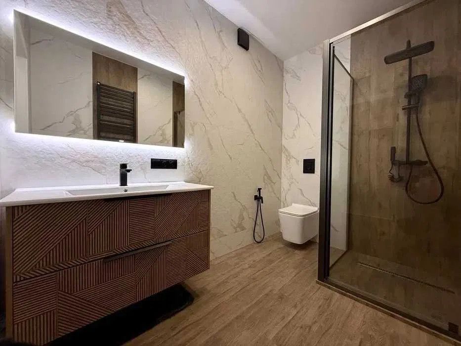 Продаж 2-кім. квартири 75 м.кв., в. Тролейбусна