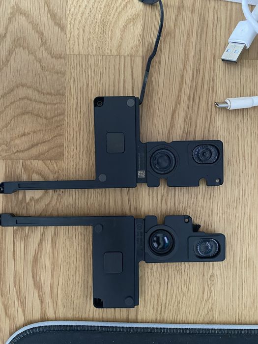 Colunas para MacBook Pro A1398