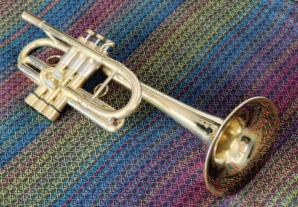 Trąbka Monette STC-4