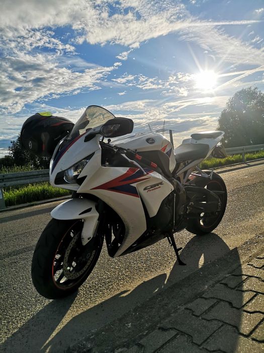 Honda CBR 1000 RR 2012. 100% bezwypadkowy. Nowe opony.