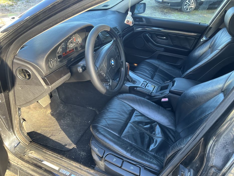 BMW E39 520i  1999 automat