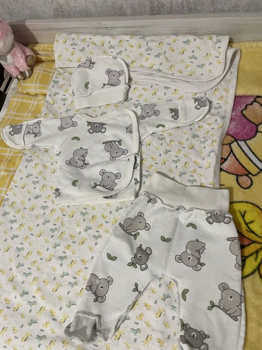 Костюм для новонароджених