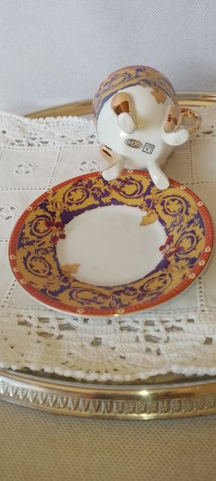 Chávena de café com pires em porcelana