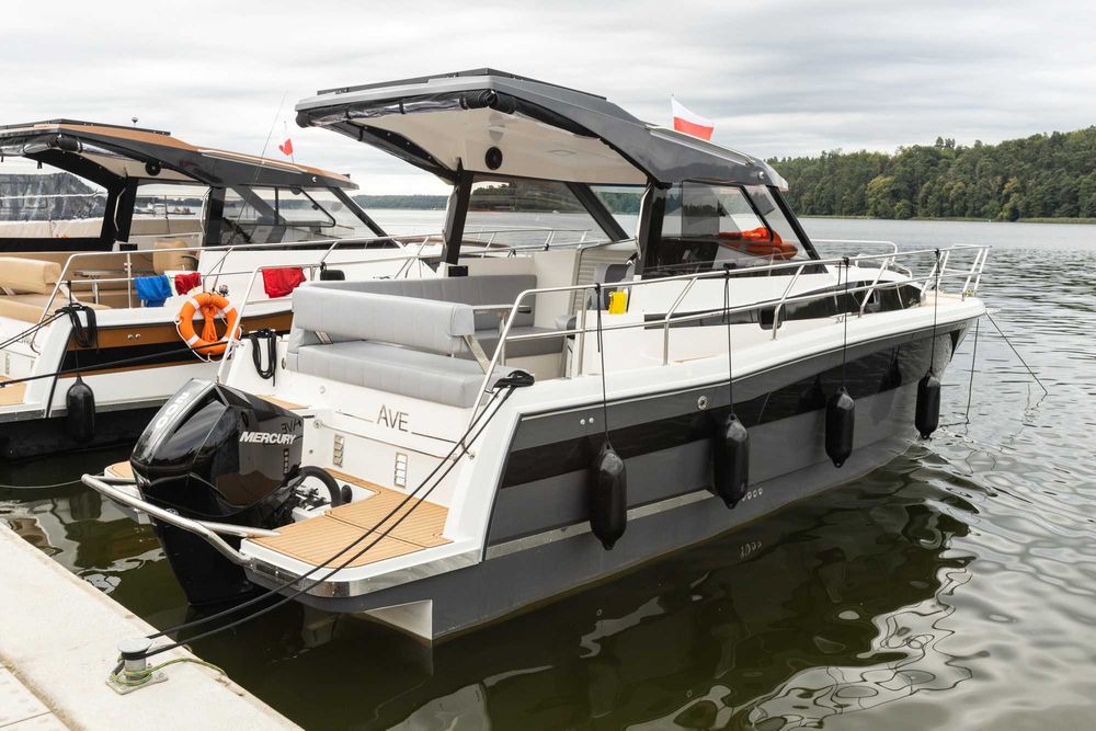Jacht motorowy NAUTIC 900 Mercury V6 200KM - Gwarancja 12 m-cy.