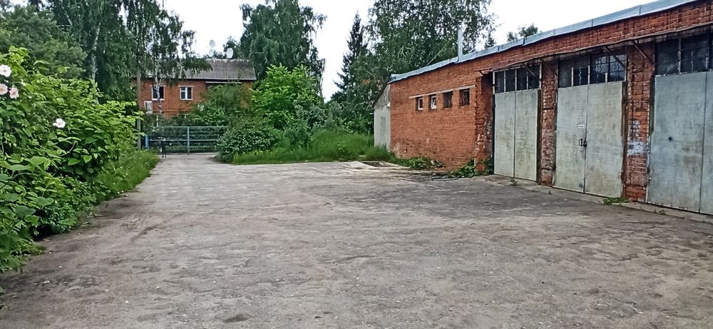 Помещения в аренду в здании СТО