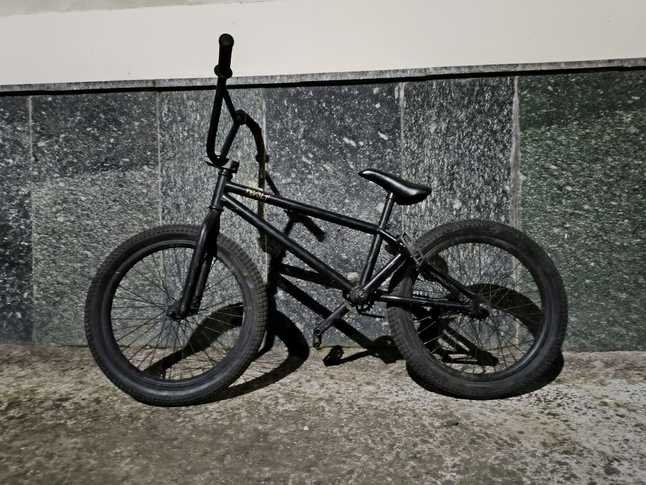Велосипед BMX REVOLT (трюковий)