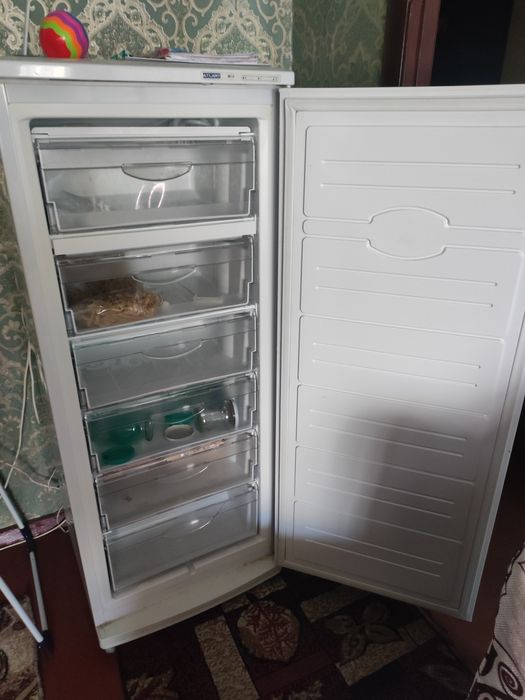 Продам морозільну камеру