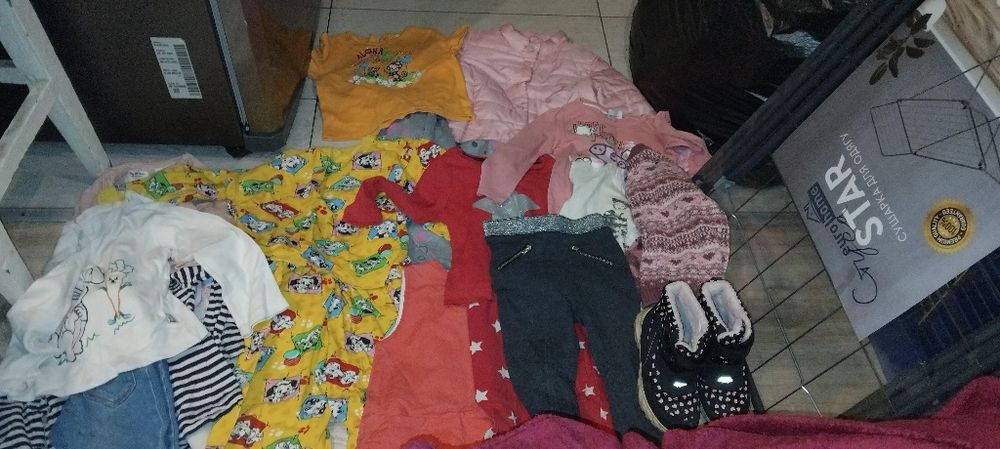 Продам детский комплект вещей1-4 годика.