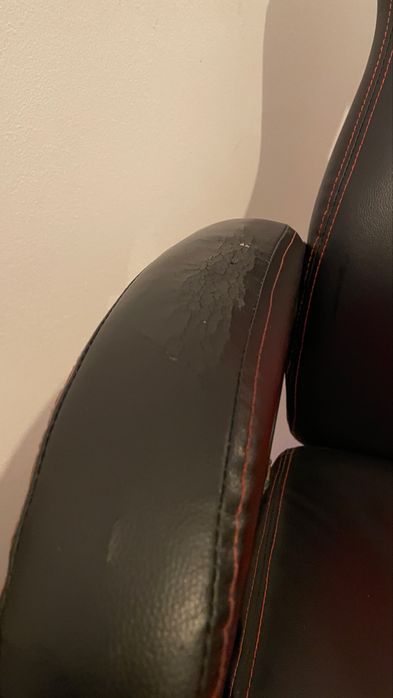 Cadeira Gaming NPLAY Vermelha/Preta – 45 € negociáveis