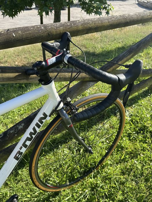 Bicicleta de estrada Btwin Triban 3