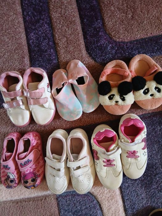 Взуття для дівчинки