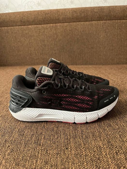 Бігові кросівки Under Armour Charged Rogue Орiгинал.