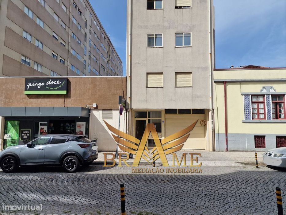 Apartamento T2 Com Lugar De Garagem | Rua Da Constituição - Porto