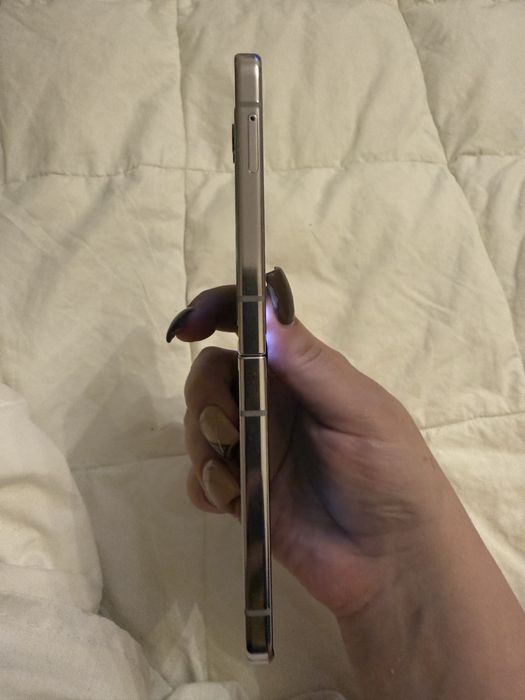 Samsung Galaxy Flip 5