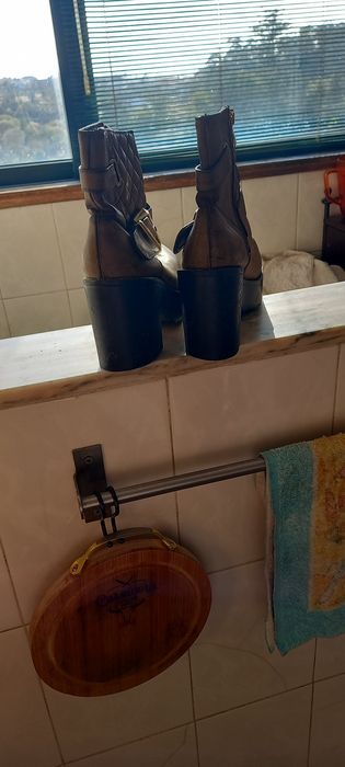 Botins de senhora em couro64730152304386122