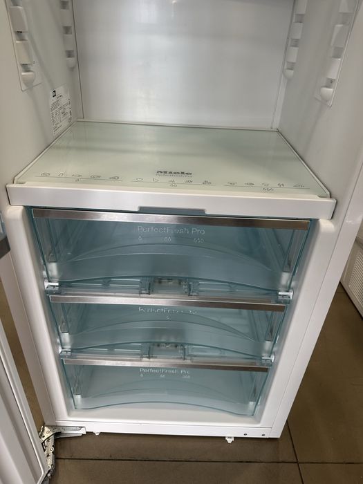 Холодильник під монтування Miele K 37682 id (Німеччина) Сенсор.Біофреш