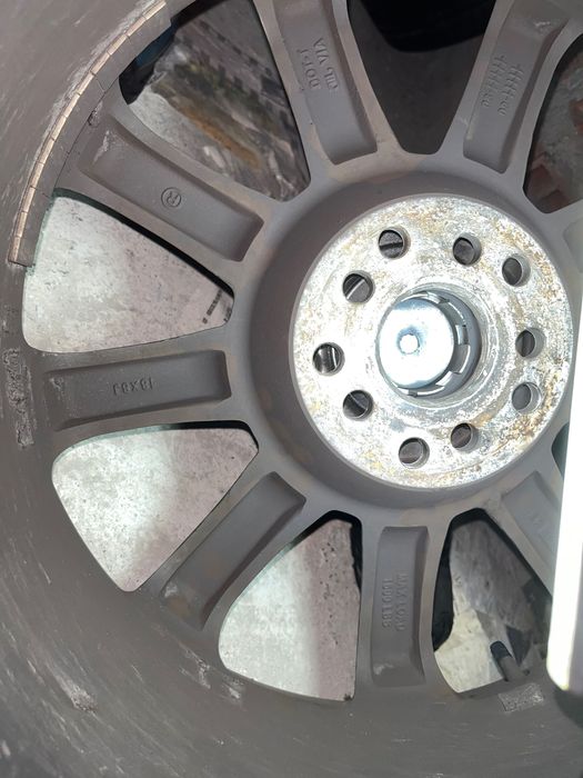 Jantes Audi 18” pretas e prateadas