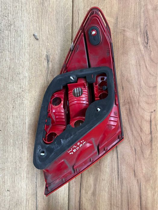 Lampa tylna lewa prawa Mercedes W204 Sedan