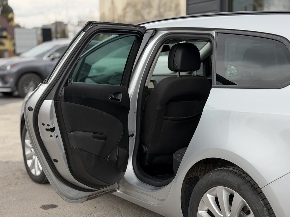 OPEL ASTRA 2016 року, 1.6 дизель, механіка, передній привід.