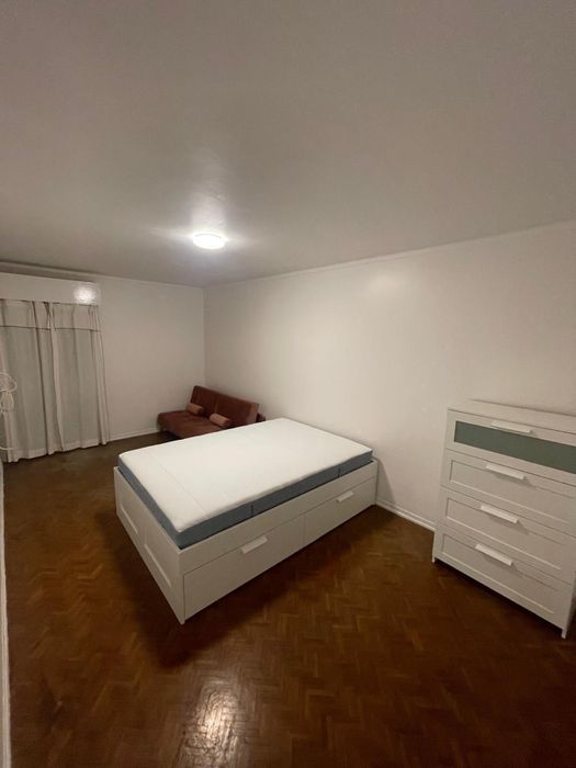 Quarto para Casal ou Solteiro | Mobilado em Odivelas | Perto do Metro | Despesas Incluídas