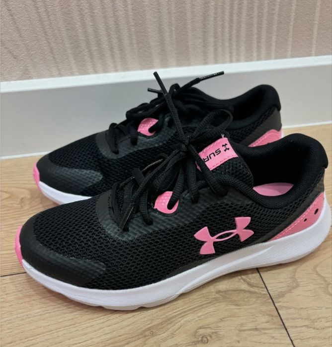 Дитячі кросівки Under Armour розмір 35