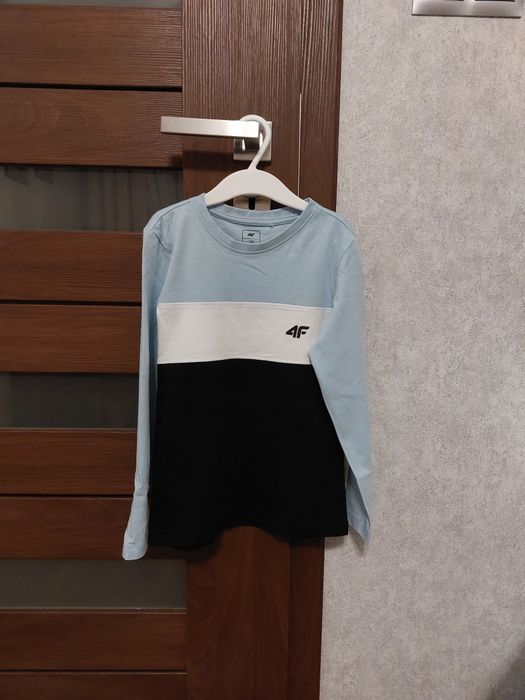 Sprzedam bluzkę 4f 122