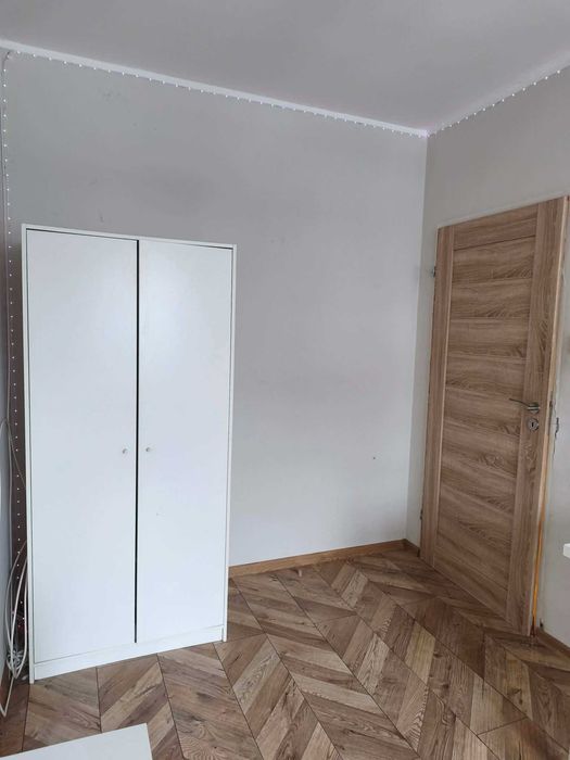 Pokój do wynajęcia w mieszkaniu 4 osobowym