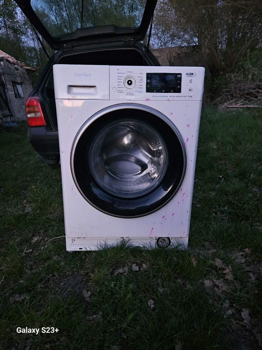 Sprzedam uszkodzoną  pralkę firmy whirlpool
