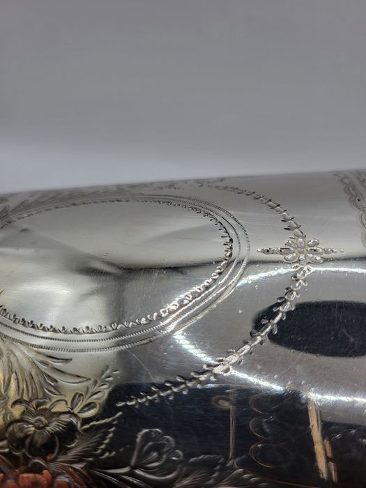 Posrebrzany dzbanek do kawy