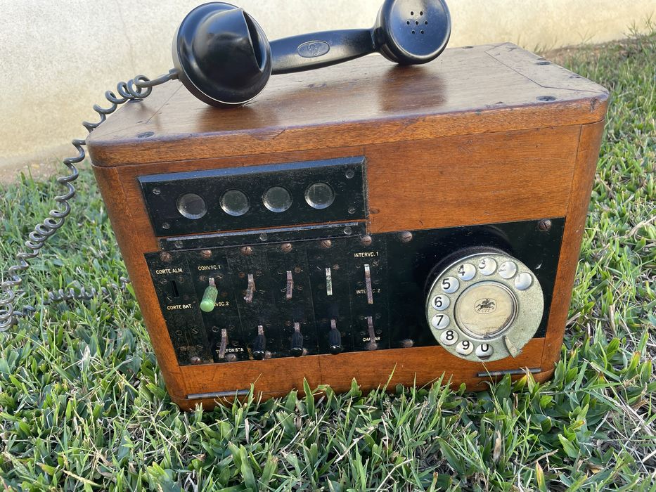 Central Telefónica A.E.P. – Caixa de Madeira com Disco Rotativo