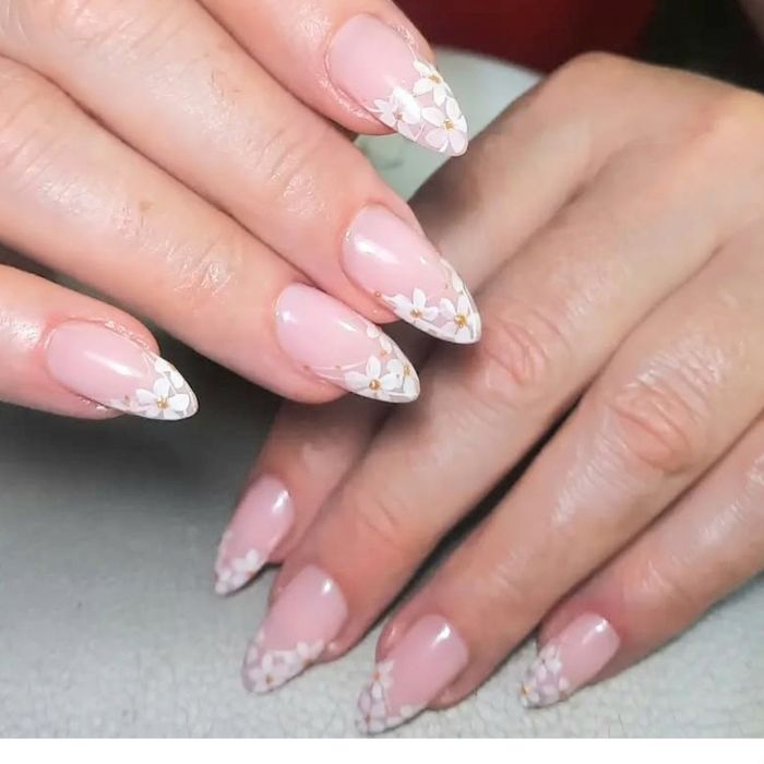 Профессиональный маникюр, гель-лак, наращивание ногтей в г.Самаръ