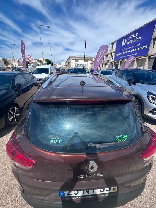 Renault Clio em muito bom estado